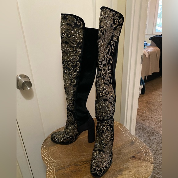 Stuart Weitzman Alljill Sequin Velvet 5050 Knee High Heeled go-go Boot noir - Picture 16 of 17